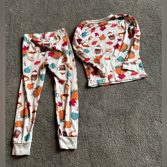 Youth size 5T Fall Pajama Set - Picture 2 of 4